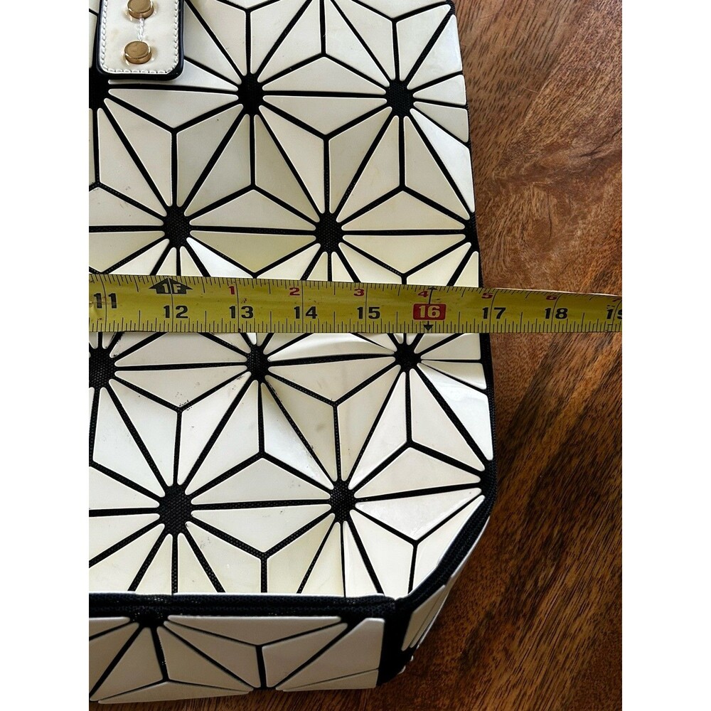 Isabelle Ivory Geometric Tile Handbag Handle Tote Multi Pocket Top Zip New - Picture 7 of 12
